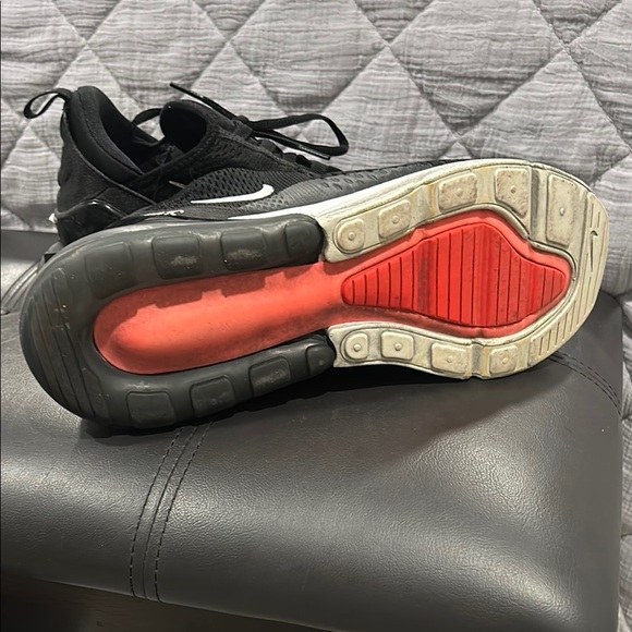 Nike Black and White Athletic Shoes with Air Max Technology - Picture 2 of 2